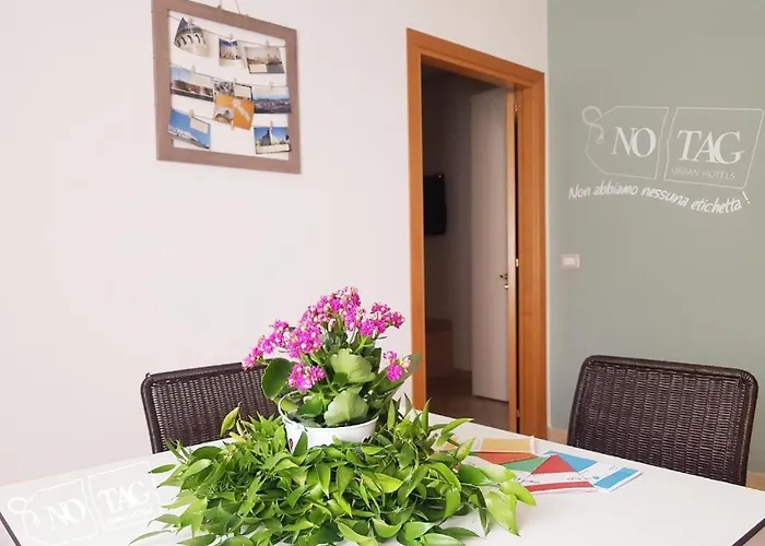 Colonna Rooms & Apartment